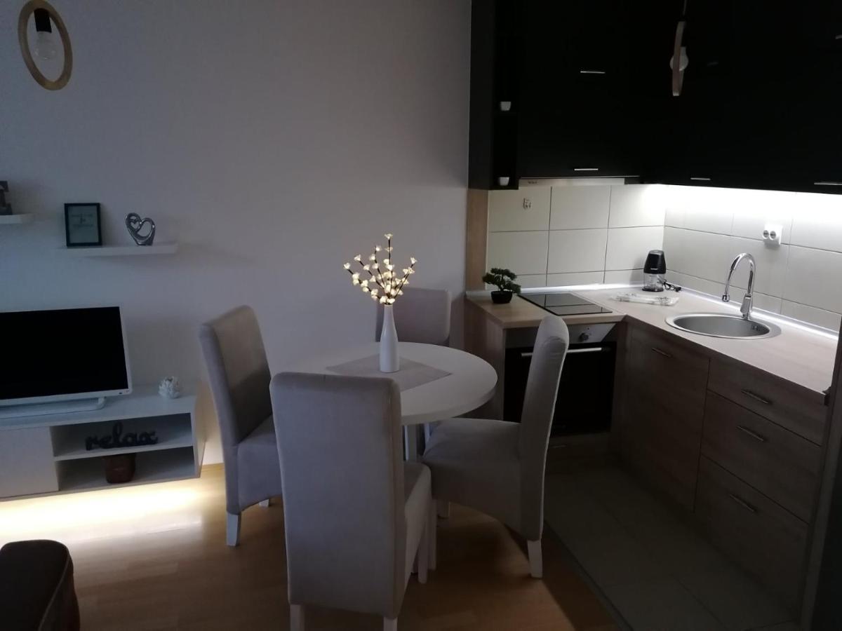 Emili Apartman Ягодина Экстерьер фото