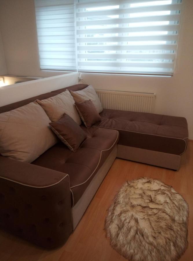 Emili Apartman Ягодина Экстерьер фото
