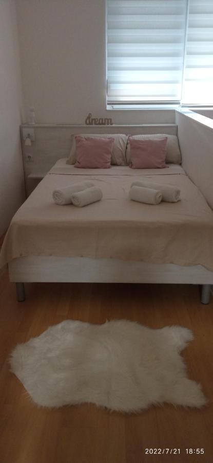 Emili Apartman Ягодина Экстерьер фото